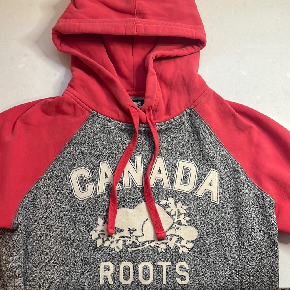Roots women’s hoodie size small